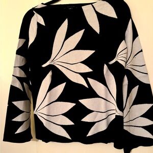 Ann Taylor lovely soft  knit sweater great condition.